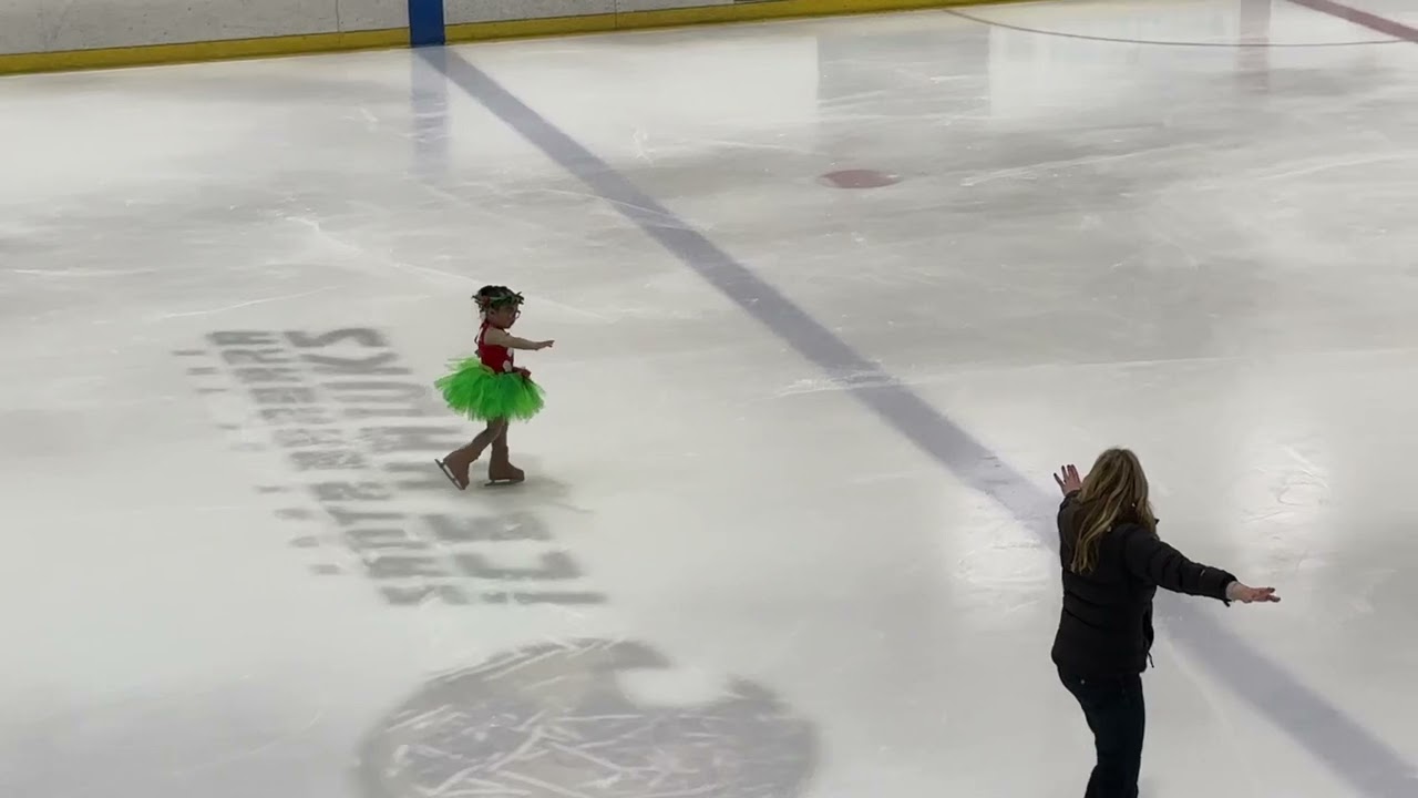 4 yr old ice skating to Lilo & Stitch