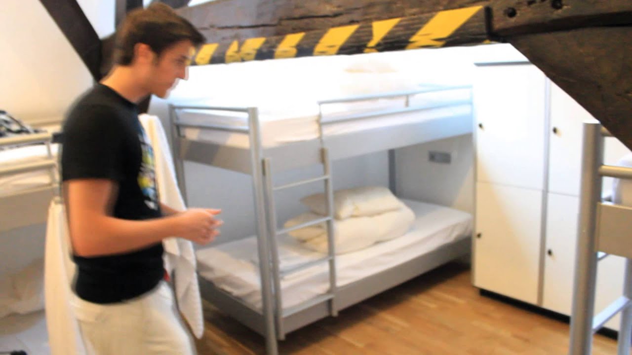 Visite d'une auberge de jeunesse à Bruxelles