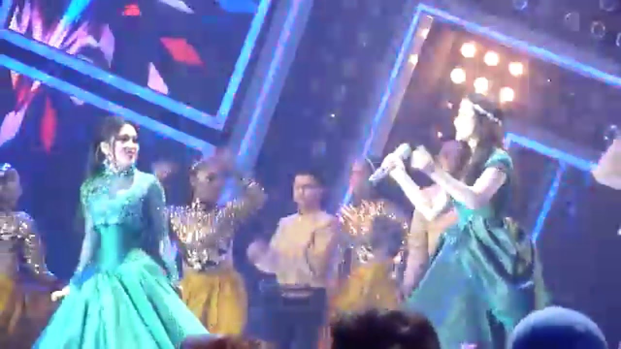Prilly feat Syahrini - Sesuatu (Infotaiment Awards 2016)