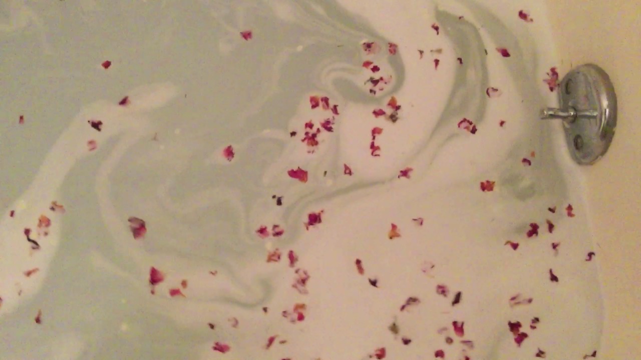 Tropical getaway anyone? Coconut rose milk bath soak