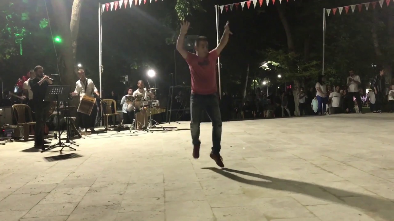 Hasan Kavallı - Yağar Yağmur Zeybeği Oynayan Emin Baloğlu