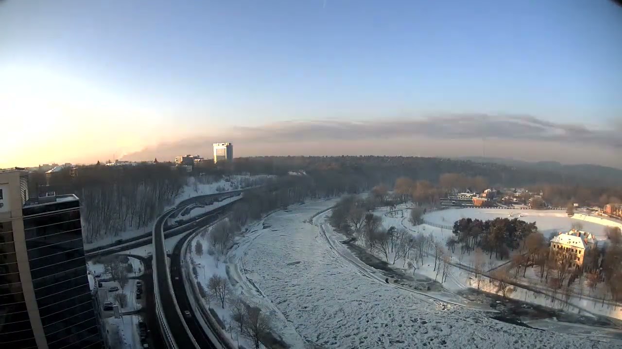 Vilnius nuo Neries krantų 2026-01-21 dienos vaizdai pagreitintai
