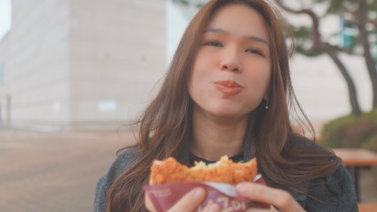 I Tried THE BEST & Most Popular Bakery in Korea! Yummy Korean Bread Mukbang in Daejeon (Sungsimdang)