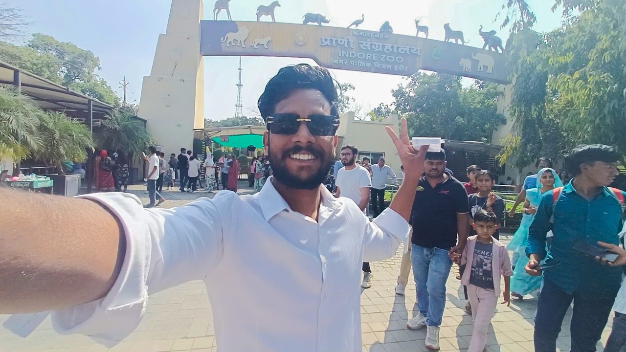 Vlog 2- Exploring the Zoo : A Wild Advanture