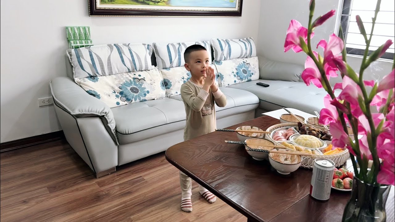 Vlog Tết: Đi chợ Tết, cúng Tất niên