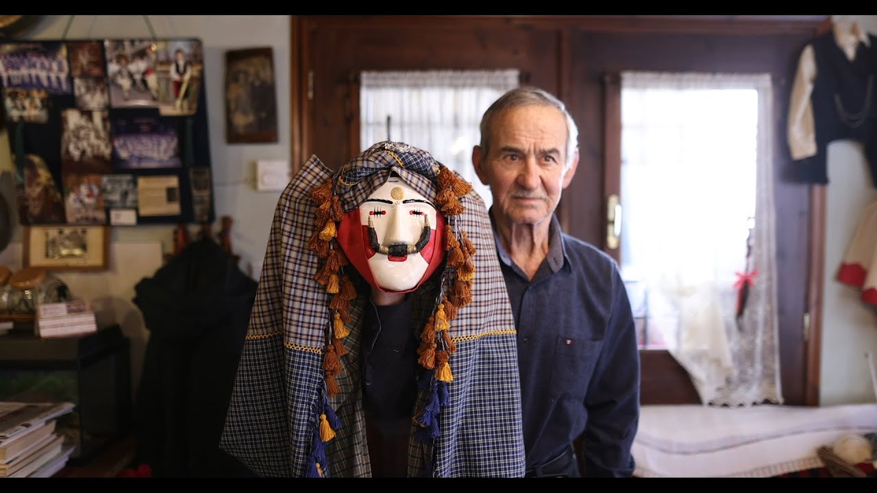 Ράβοντας στολές για Γενίτσαρους και Μπούλες εδώ και 30 χρόνια