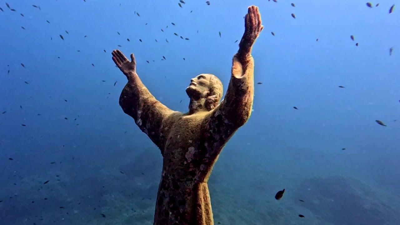 Cristo degli abissi Freediving - Ardi Gjuzi