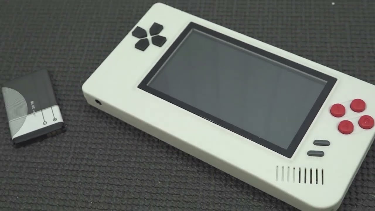 FC Pocket Deluxe... Awesome Looking 8 bit Handheld 👌