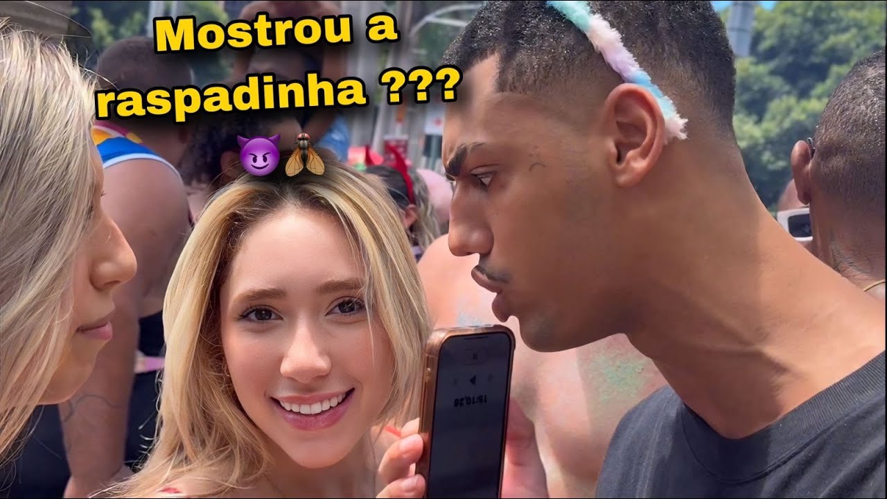 A GATA MOSTROU A RASPADINHA PRO MOSKITÃO NO MEIO DO BLOCO DE CARNAVAL RJ