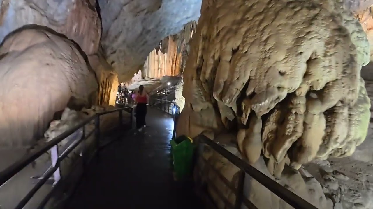 Rajska Jaskinia, Phong Nha, Wietnam.