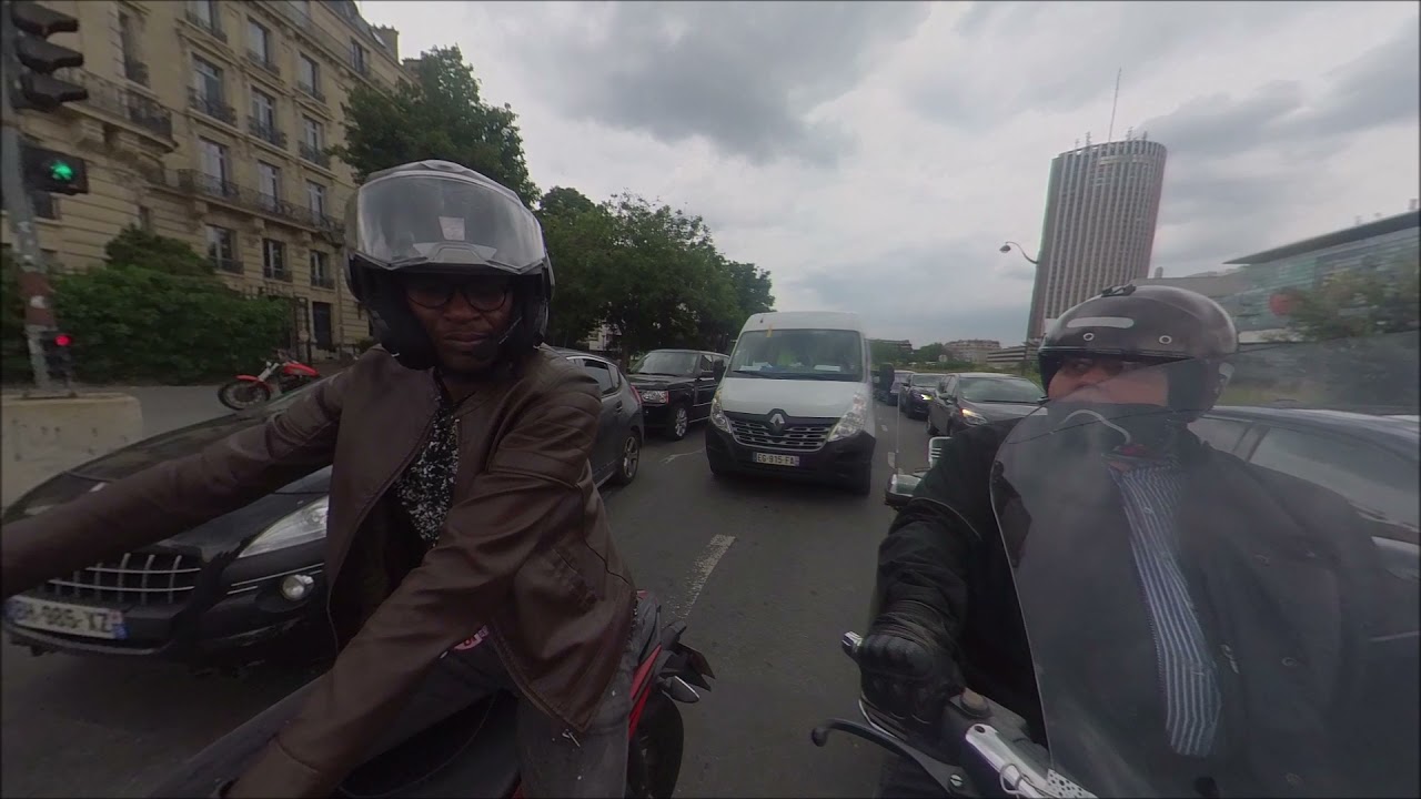 Sortir de PARIS en Goldwing 1500 -