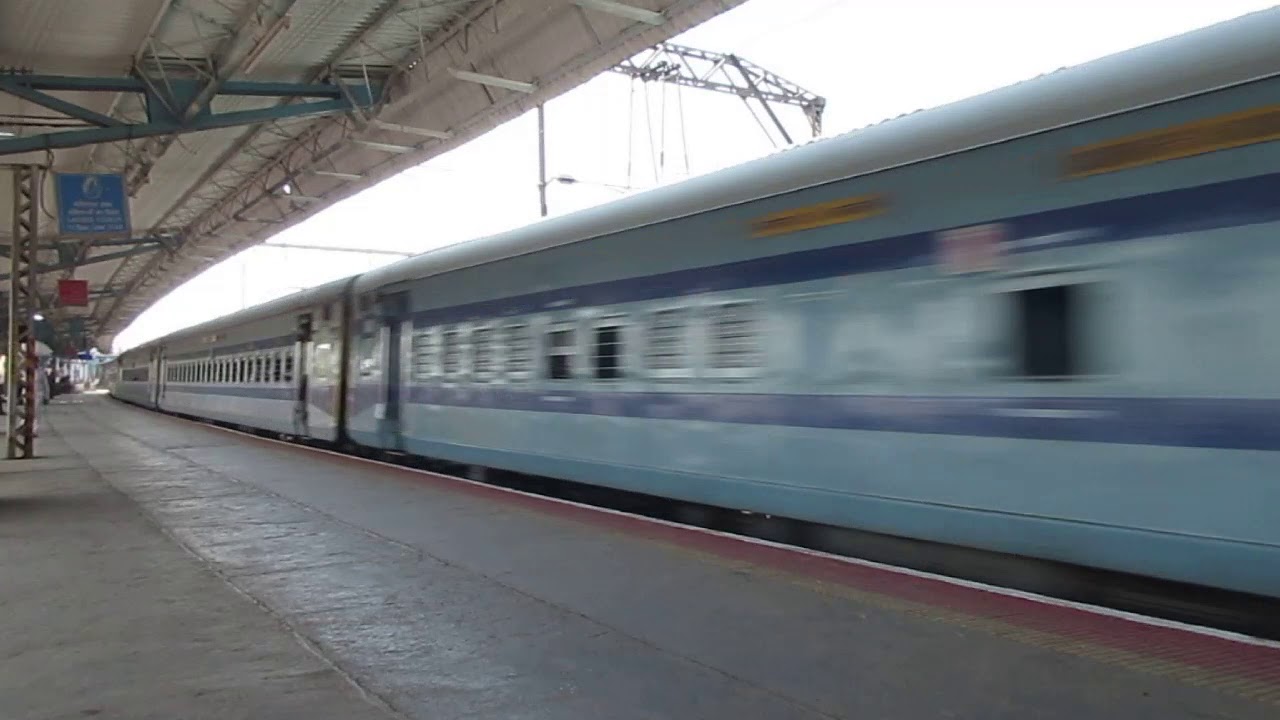 [IRFCA] 12542 Sant Kabir dham express crossing Khardi