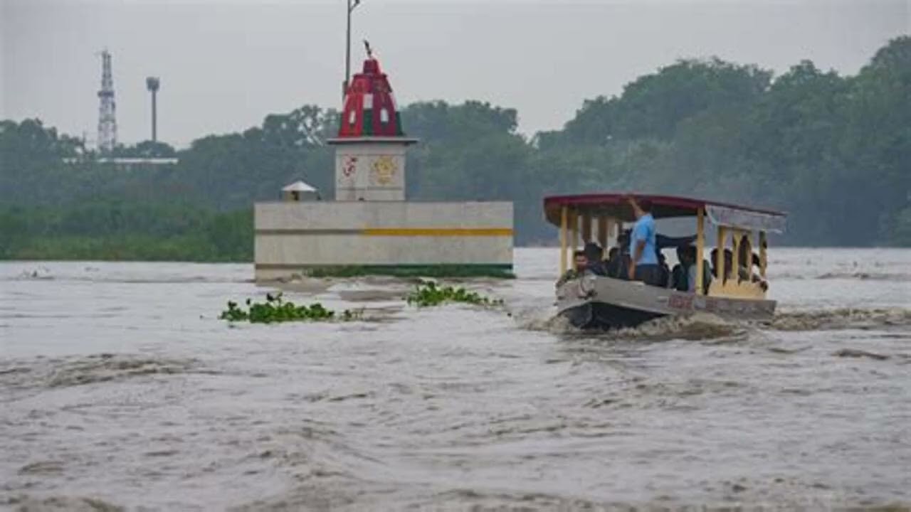 DelhiNCR floods Yamuna water continues to rise floodwater inundates nearby areas traffic hit  Videos