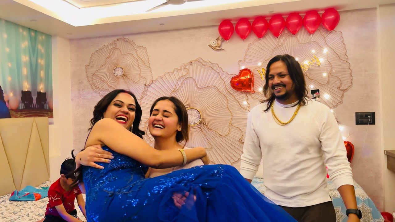 Life Story of Bindass Kavya and Divya Vaaroon Song