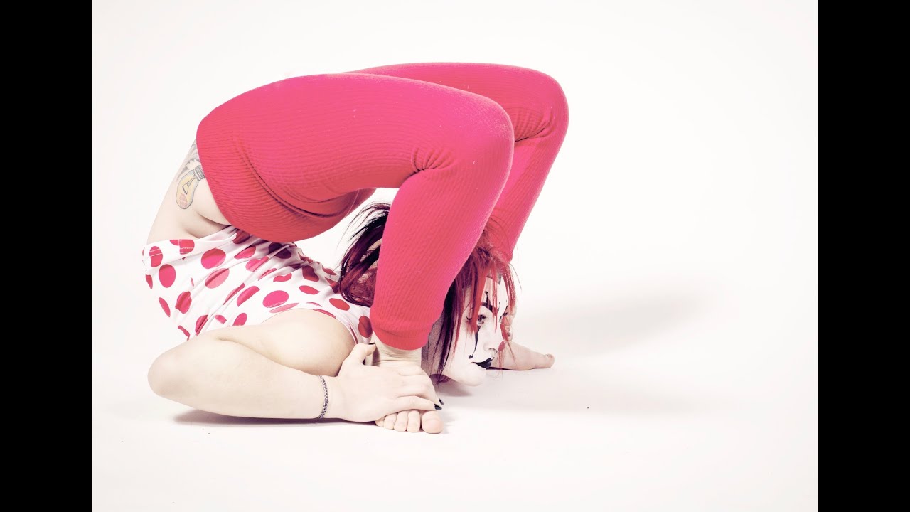 How Did I Become A Contortionist? | Scarlet Checkers