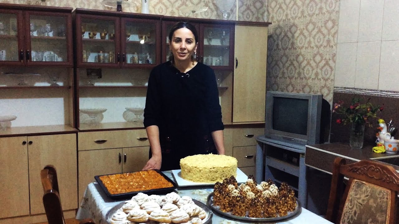 Вкусная пахлава, Наполеон, цветочные сладости / Муравейник нашей национальной кухни