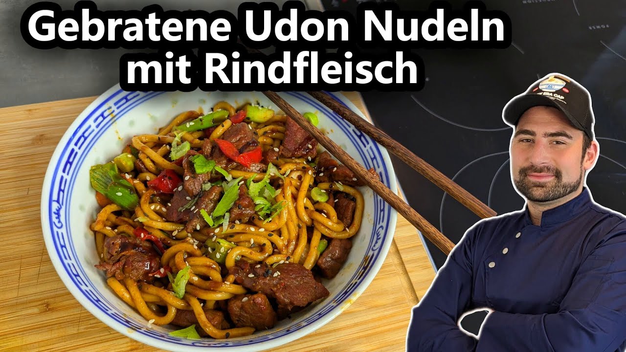 Gebratene Udon Nudeln mit Gemüse und Rinderhüfte .