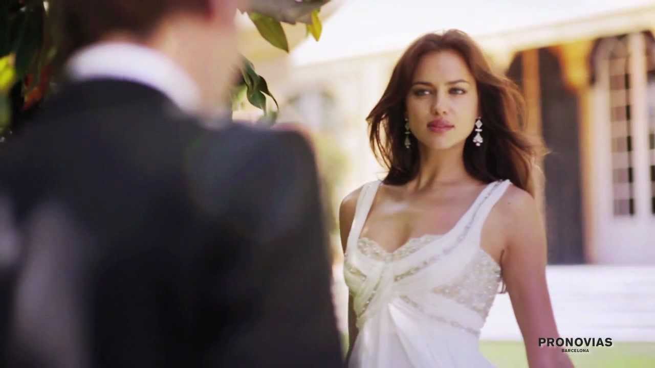 Irina Shayk con vestidos Pronovias 2012 / Irina Shayk with Pronovias 2012 collection