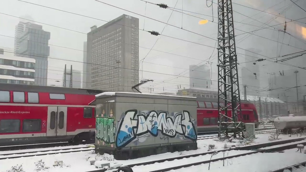 Im Zug im Schnee von Gießen nach Hessen ❄️