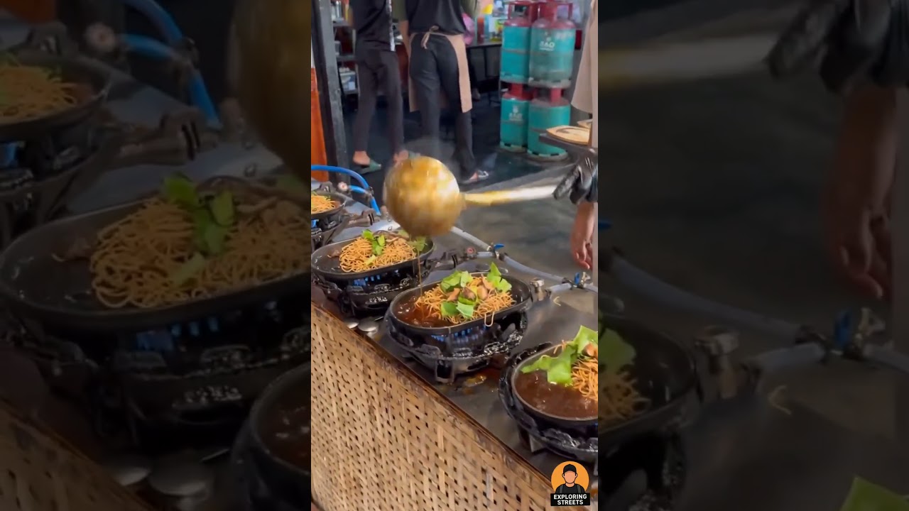 Sizzling Ayam Seekor! Chicken Spaghetti! Sizzling! Food Around the World! #foodvlog #streetfood