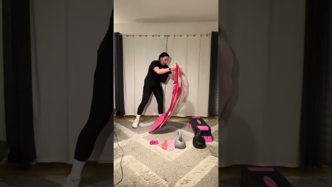 Hemmaträning 40 min ben & rumpa  med step up- bräda, kettlebell och miniband. 