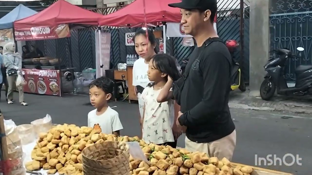 Pasar Takjil Sore Kampung Ramadhan Masjid Jogokariyan Yogyakarta Hari Ke 20.