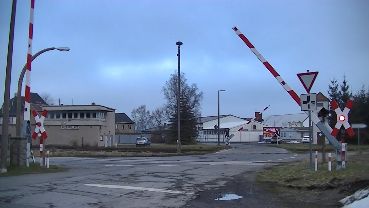 Spoorwegovergang Niederpöllnitz (D) // Railroad crossing // Bahnübergang