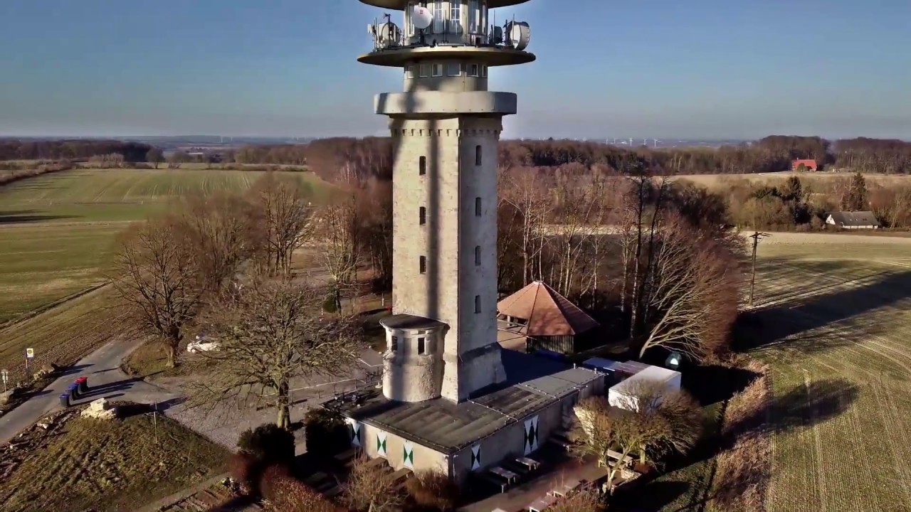 Aussichtsturm Baumberge mit  Sender und Windkraftanlage Nottuln
