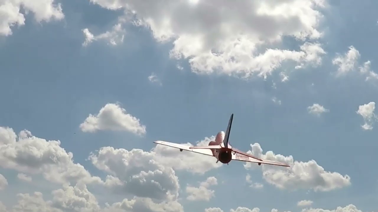 Arrows 50mm BAE Hawk  - back on 3S just this once -  2 June 2022