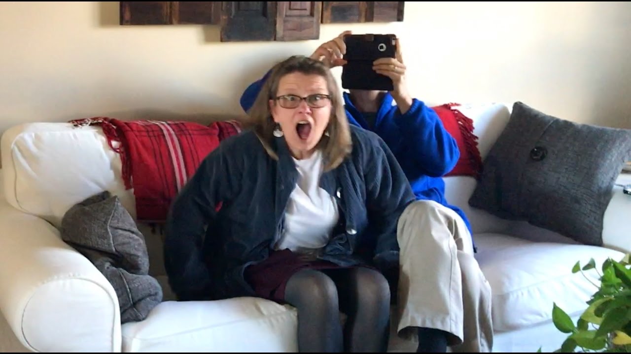 FLYING 2500 MILES TO SURPRISE MY PARENTS!!