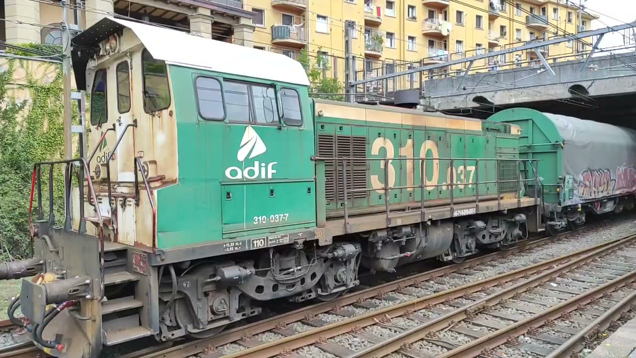 Maniobras en la Estación de Irún - 310-037 Adif y Vossloh G1000 Euro Cargo Rail 18/8/2021