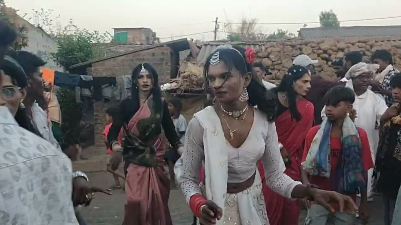  Tarpada ,,,ger ///तारपाडा गैर  ,///  होली डॉन्स  पुल  इंजॉय // Tarpada ger 