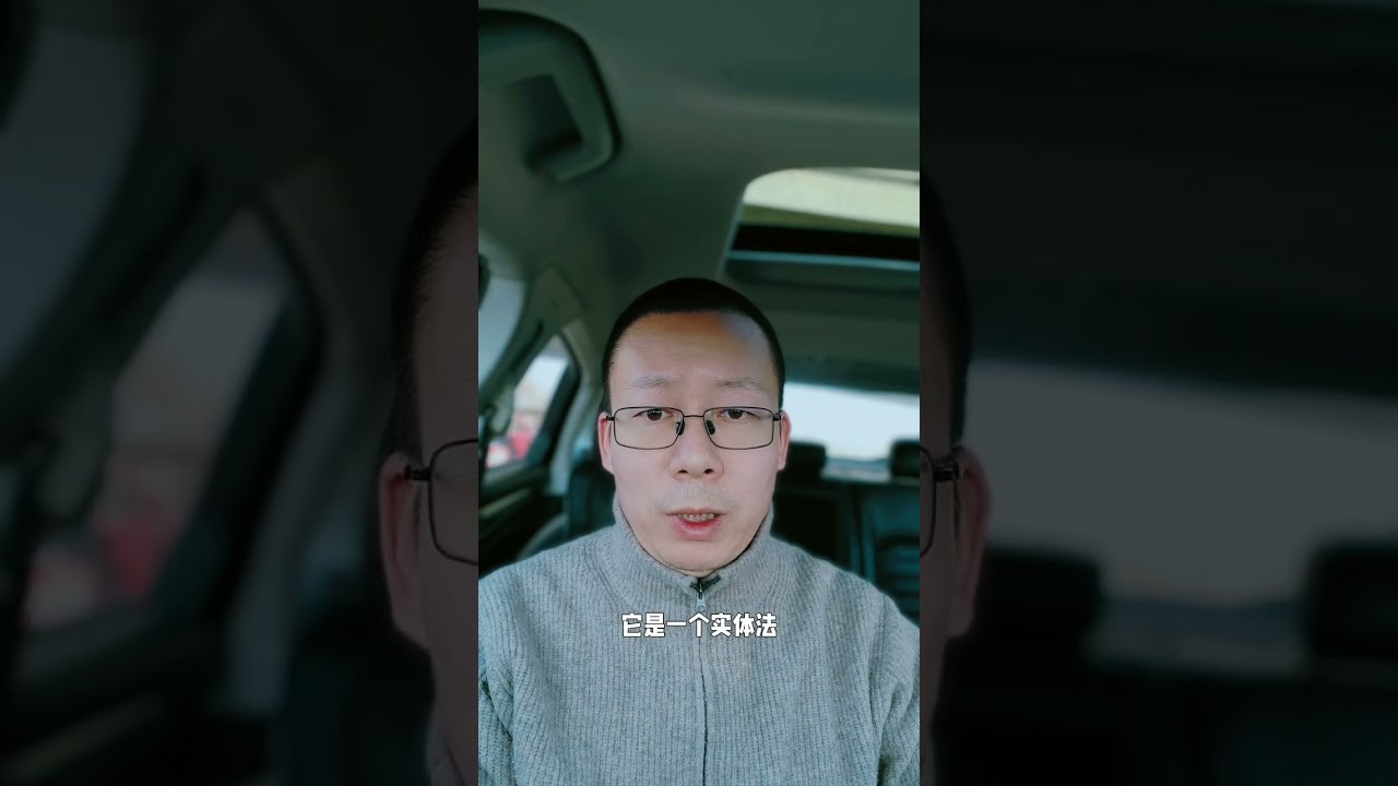 聊聊罗翔，从罗圣到罗伪，很多人都热衷于把一个人推向神坛，然后再把他押向刑场。先封圣，再行刑，造圣，清算，再造圣，再清算，每一次都是狂欢，每一次狂欢背后都是一种虚无。