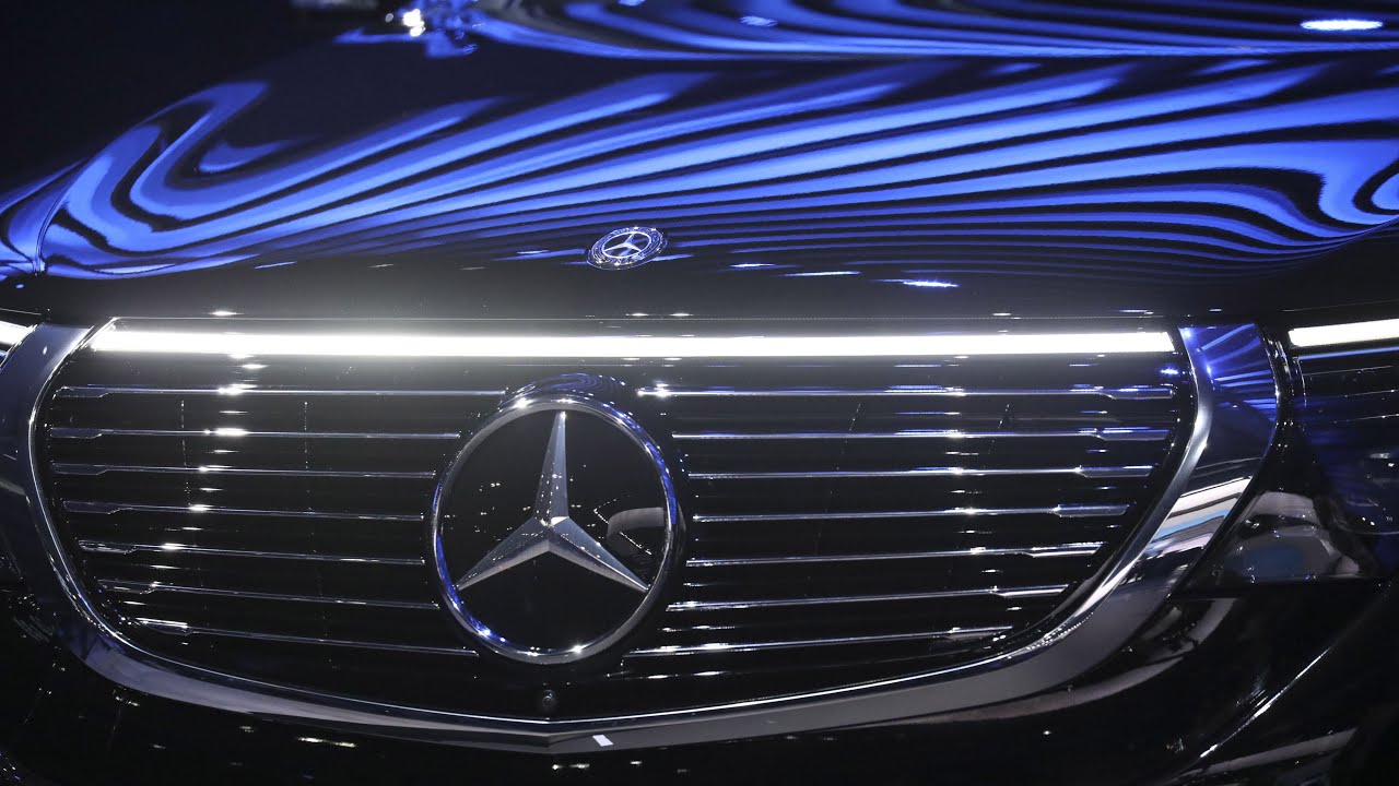 Covid Makes Outlook Hard to Predict, Says Daimler CFO