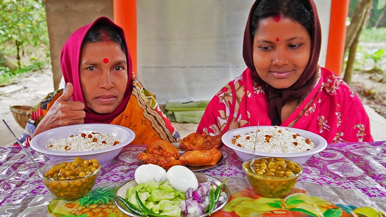 Eating Show ঘুগনি মুড়ি,আলুর চপ,পিঁয়াজি,ডিম সেদ্ধ Ghugni Muri Eating Show,Alur Chop,Peyaji,Dim Sedhho
