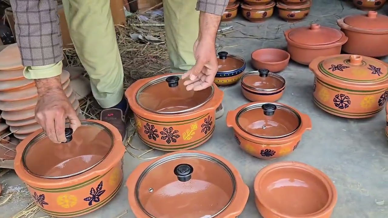 پسرور سیالکوٹ میں مشہور مٹی کے برتنوں کا گودام