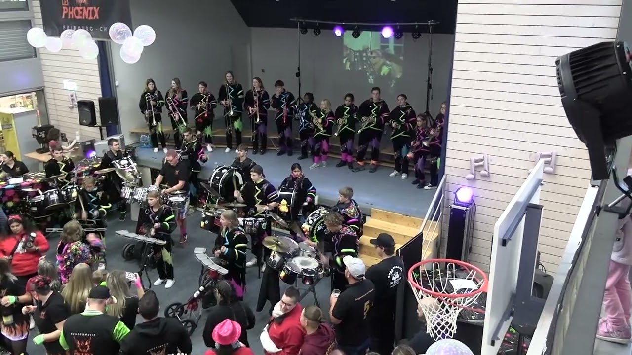 Guggenmusik Les Canetons de Fribourg jubilé des 5 ans de la Guggenmusik les Phoenix Fribourg Part1