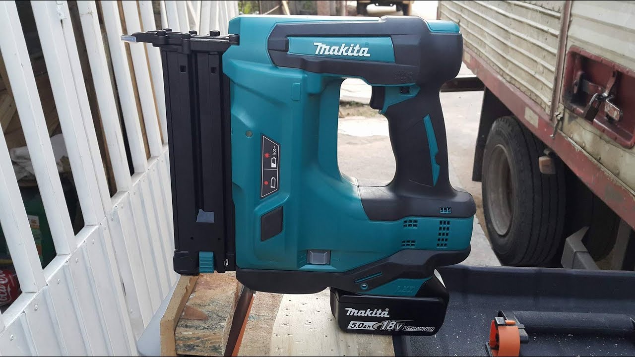 Pinador à Bateria 18V Makita DBN500Z - Teste Completo
