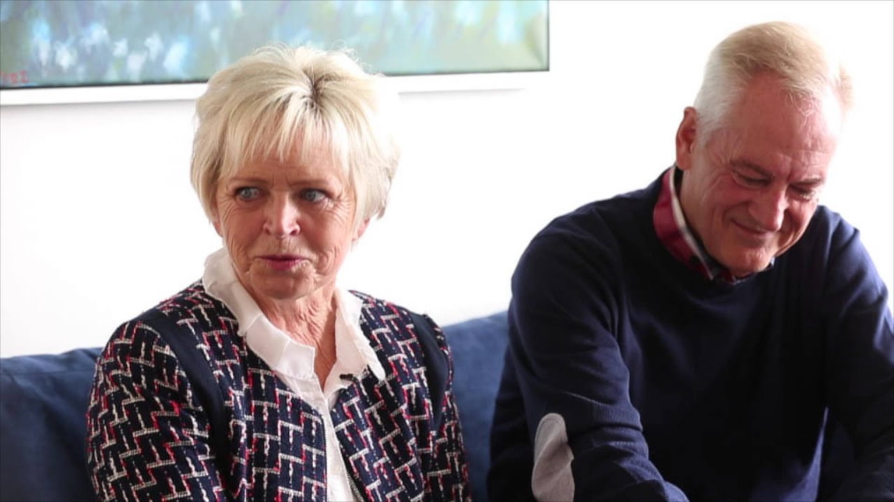 Keld & Hilda taler og synger med Johan Isbrand fra Familie Journal