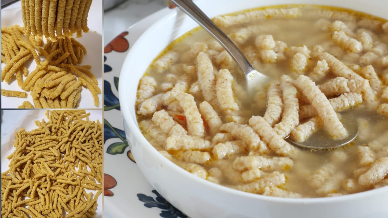 Passatelli in brodo  con la ricetta della nonna romagnola, piatto della tradizione romagnola 