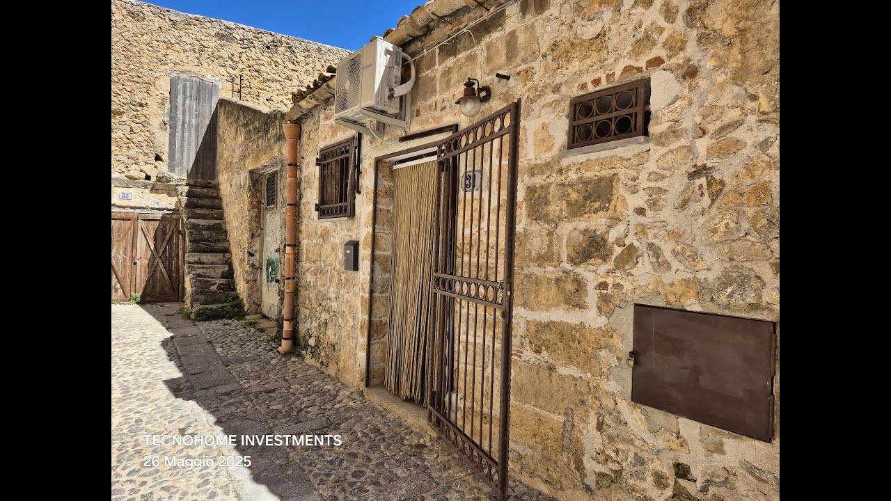 STUDIO FLAT IN THE MEDIEVAL VILLAGE OF CARINI
