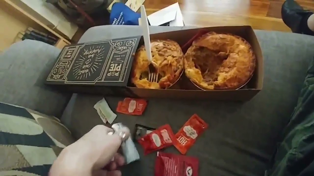 stamper fixes his food with sauce [random stamper video]