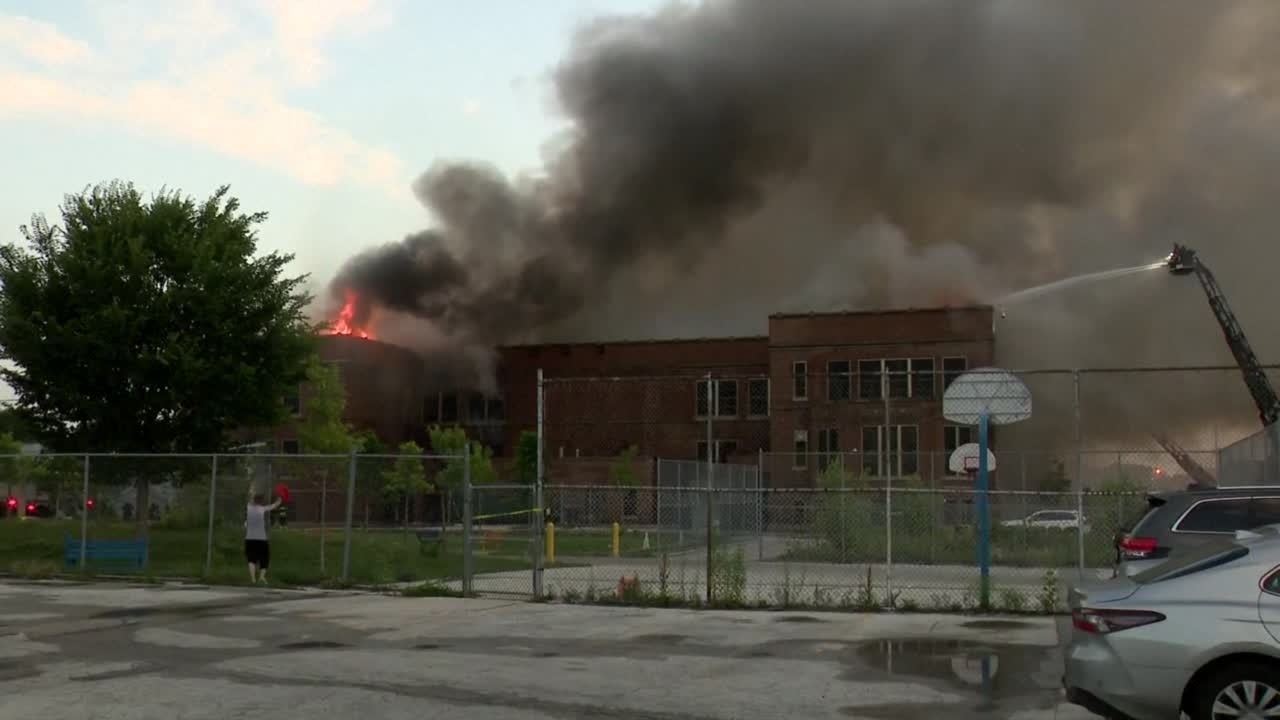 5-alarm fire at Milwaukee elementary school