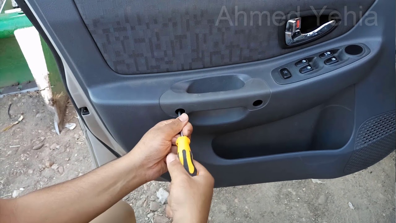 طريقة فك فرش الباب فى جميع أنواع السيارات بإحترافية
