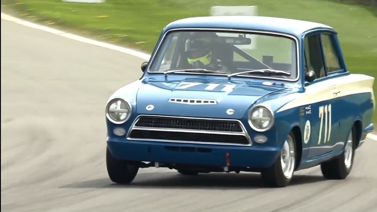 Ford Lotus Cortina flat out at Goodwood Motor Circuit 2025 - Screaming Lotus-Ford Twin Cam Sound