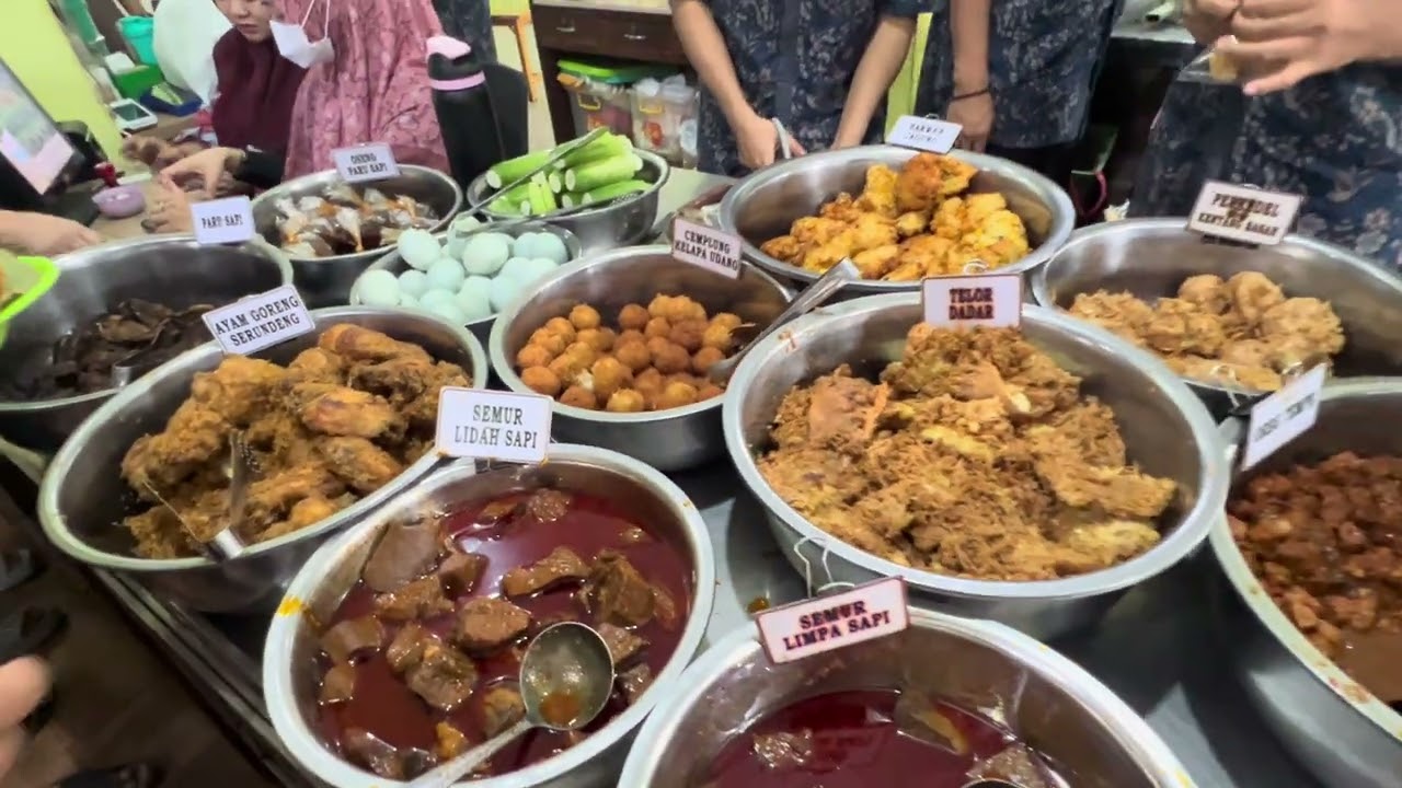 Nasi Jamblang Ibu Nur Cirebon #nasi #cirebon #food #travel 