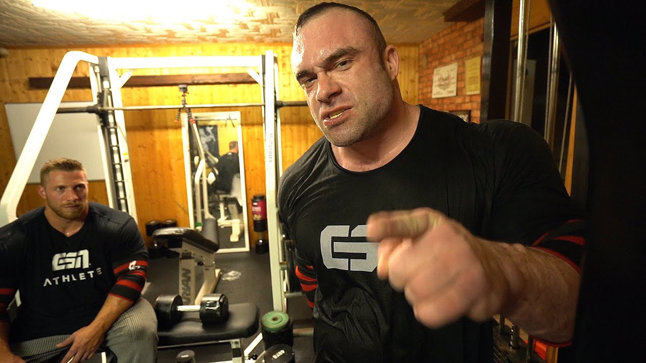 Opfer oder Killer? Tim trainiert mit Roman