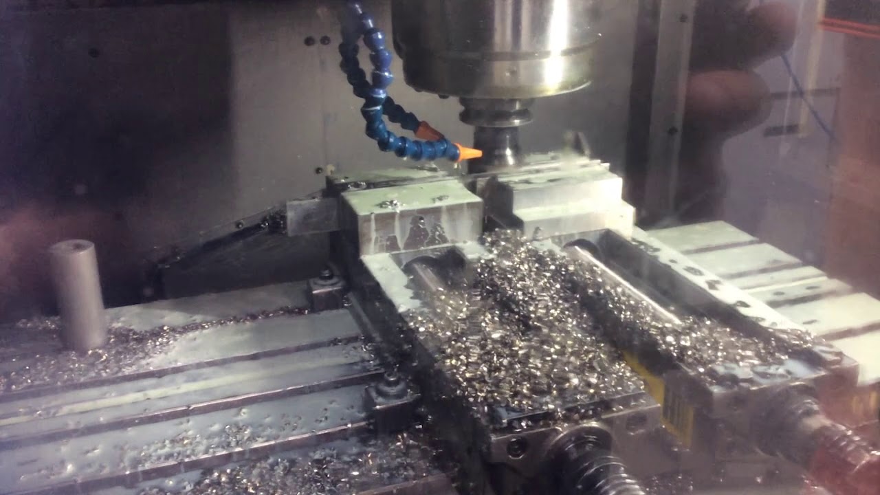 HITACHI SEIKI VS50 (2001) Vertical Machining Center (2)
