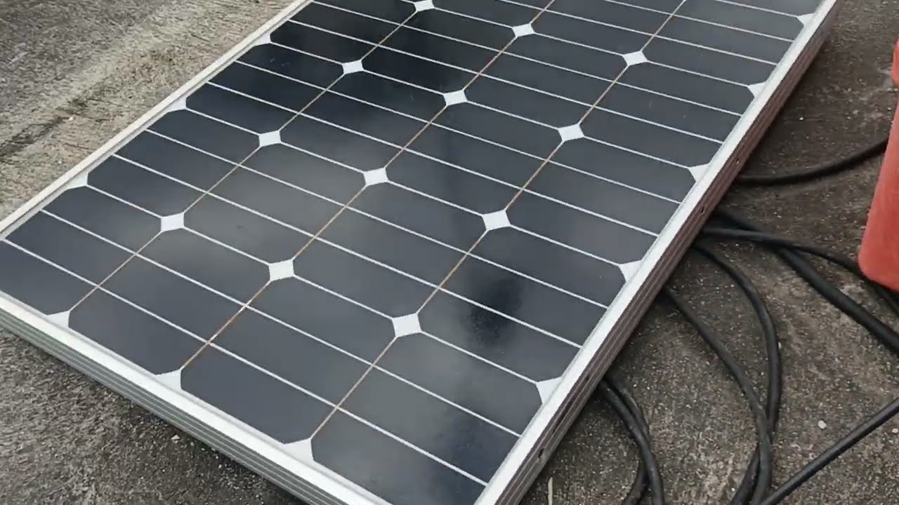Instalar un panel solar para conectar el router y luces