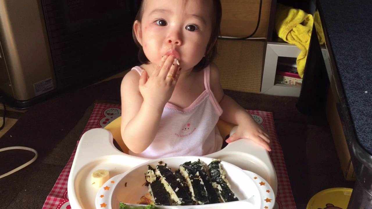 １歳２ヶ月 遅めのお昼ご飯[ノア]